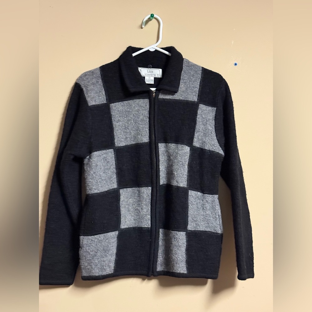 🇨🇦🇨🇦🇨🇦Lisa  100% Wool Zip Up Cardigan 
Size Small